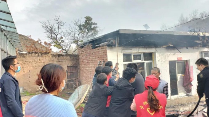 戰(zhàn)“疫”先鋒隊(duì)變身搶險隊(duì)